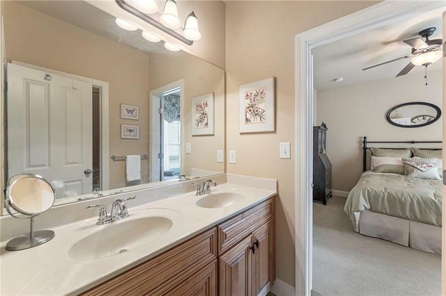530 Willow Oak Way, Roswell, GA 30076