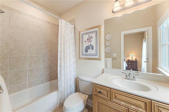 530 Willow Oak Way, Roswell, GA 30076