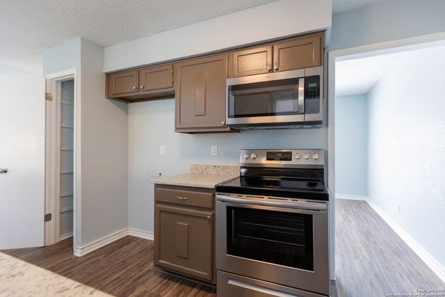 4902 BROOKHEAD LN, Schertz, TX 78108