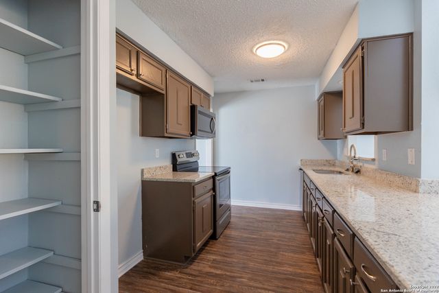 4902 BROOKHEAD LN, Schertz, TX 78108