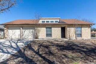 4902 BROOKHEAD LN, Schertz, TX 78108