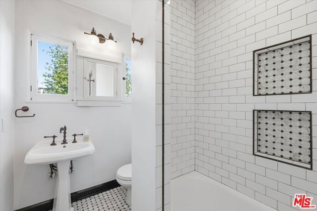 2333 22nd Street, Santa Monica, CA 90405