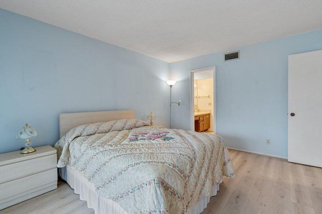 12026 Greenway Circle S 202, Royal Palm Beach, FL 33411