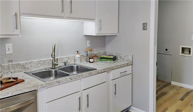 1226 Eaglewood DR, Virginia Beach, VA 23454