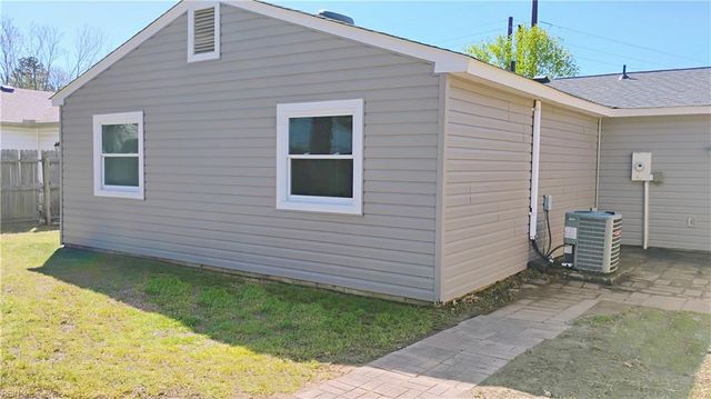 1226 Eaglewood DR, Virginia Beach, VA 23454