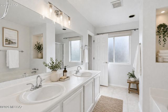 10233 E Desert Mesa Drive, Tucson, AZ 85747