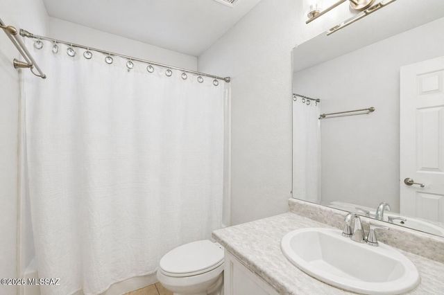 10233 E Desert Mesa Drive, Tucson, AZ 85747