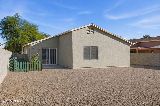 10233 E Desert Mesa Drive, Tucson, AZ 85747