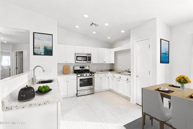 10233 E Desert Mesa Drive, Tucson, AZ 85747