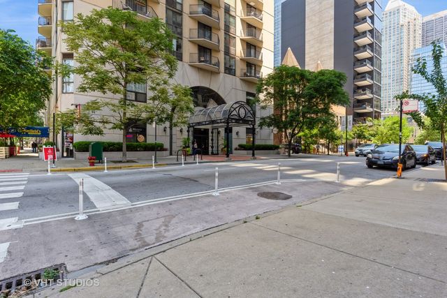 70 W HURON Street 1301, Chicago, IL 60654