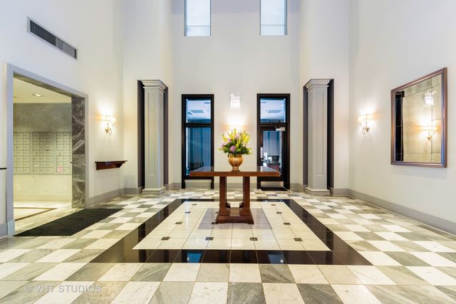 70 W HURON Street 1301, Chicago, IL 60654