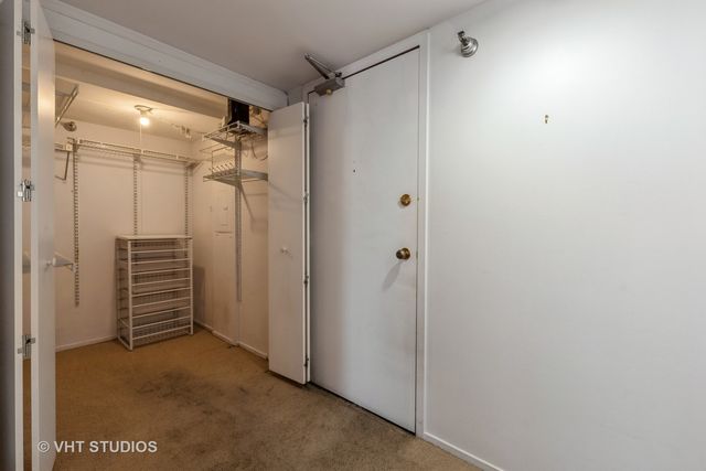 70 W HURON Street 1301, Chicago, IL 60654