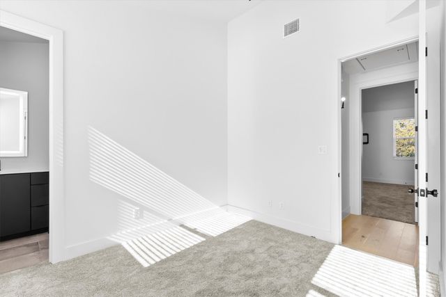 1147 N Madison Avenue 104, Dallas, TX 75208