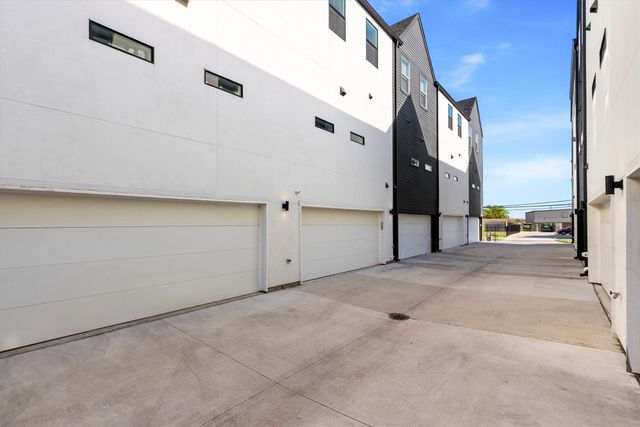 1147 N Madison Avenue 104, Dallas, TX 75208