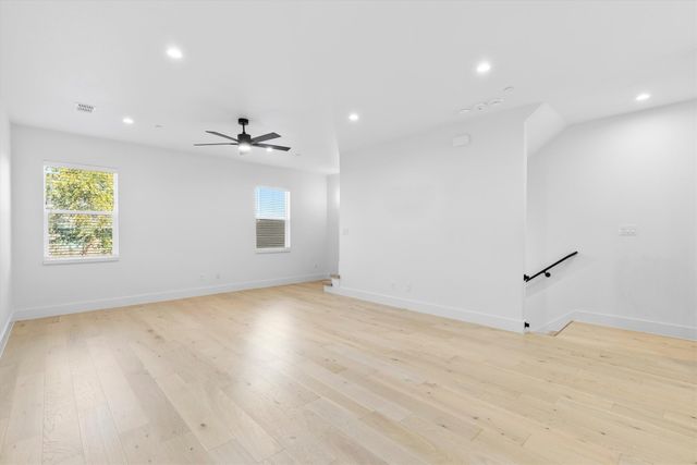 1147 N Madison Avenue 104, Dallas, TX 75208