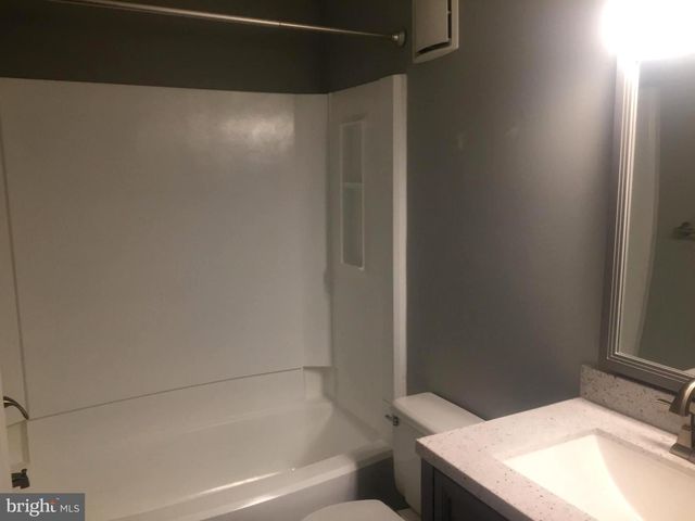 1609 WOODHOLLOW DR, Marlton, NJ 08053