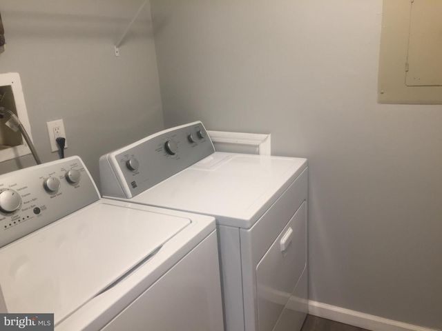 1609 WOODHOLLOW DR, Marlton, NJ 08053