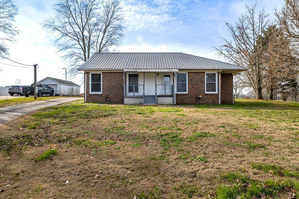210 Salem Rd, Minor Hill, TN 38473
