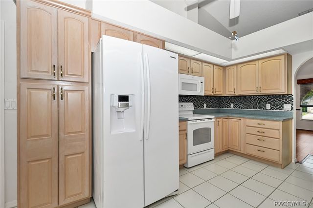 17 S Sweetgum Court, Homosassa, FL 34446