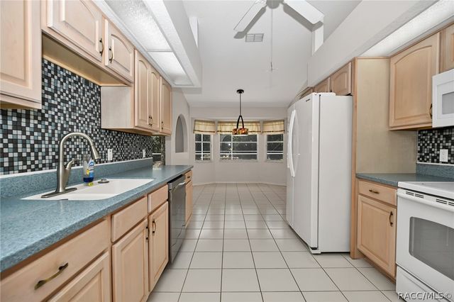 17 S Sweetgum Court, Homosassa, FL 34446