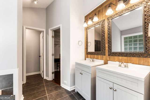 284 Covington Drive, Hiram, GA 30141