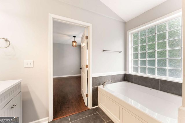 284 Covington Drive, Hiram, GA 30141