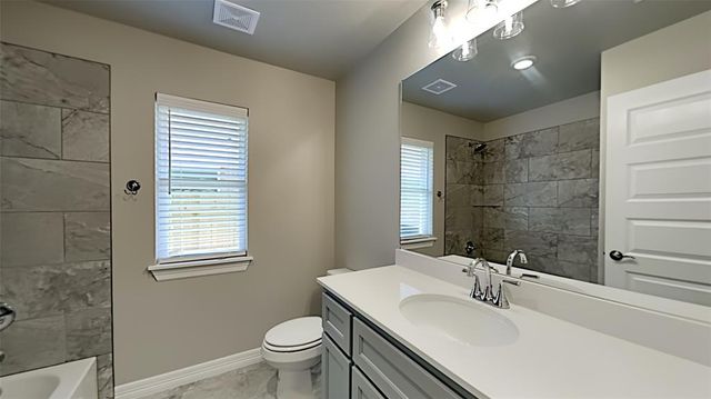 9412 NW 86th Street, Yukon, OK 73099