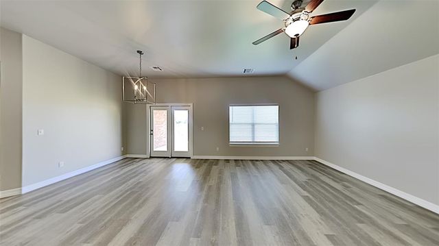 9412 NW 86th Street, Yukon, OK 73099
