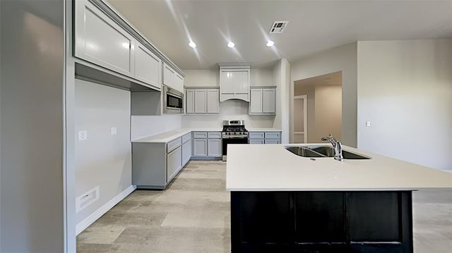 9412 NW 86th Street, Yukon, OK 73099