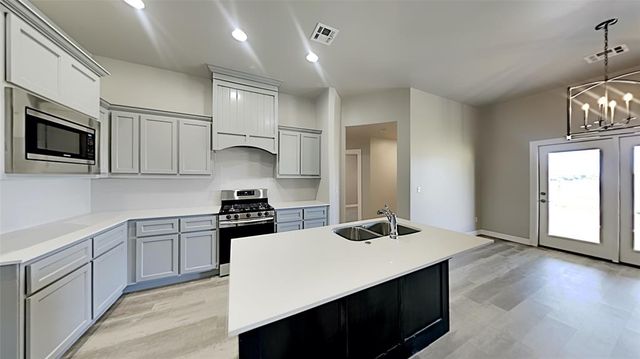 9412 NW 86th Street, Yukon, OK 73099