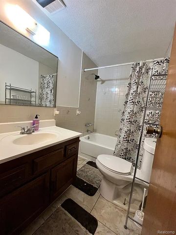 6530 N Gulley Road, Dearborn Heights, MI 48127