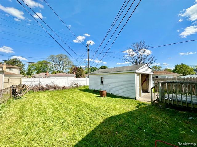 6530 N Gulley Road, Dearborn Heights, MI 48127
