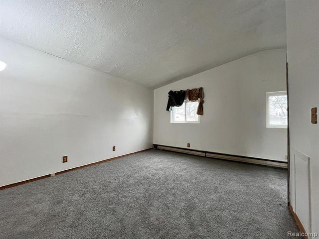 6530 N Gulley Road, Dearborn Heights, MI 48127