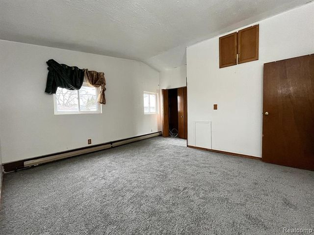 6530 N Gulley Road, Dearborn Heights, MI 48127