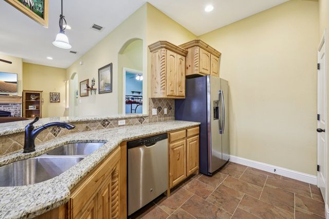 118 Kenya Court, Springtown, TX 76082