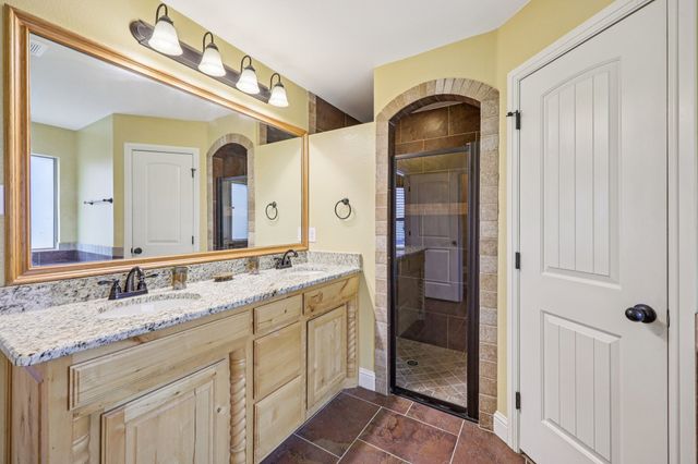 118 Kenya Court, Springtown, TX 76082