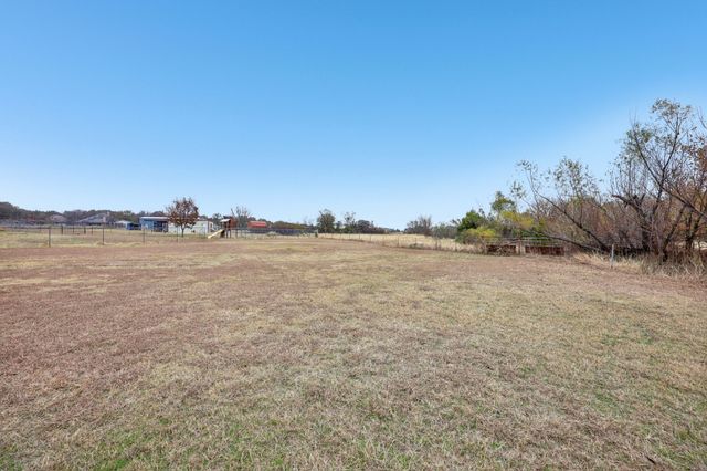 118 Kenya Court, Springtown, TX 76082