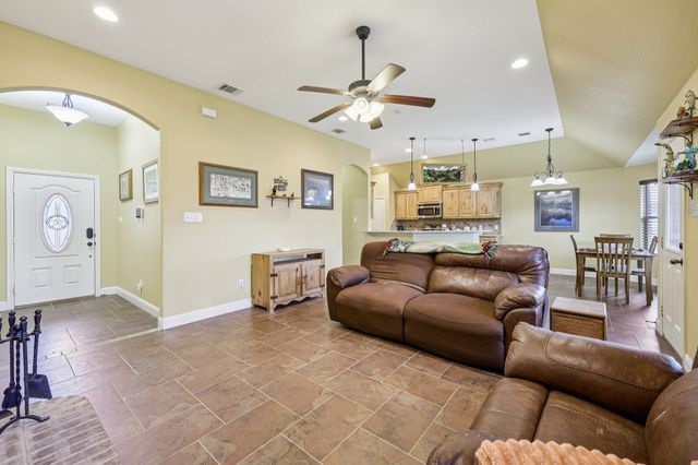 118 Kenya Court, Springtown, TX 76082