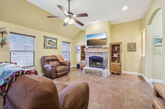 118 Kenya Court, Springtown, TX 76082