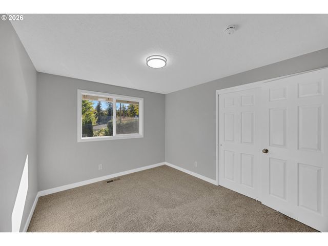 3525 Sw POMONA St, Portland, OR 97219