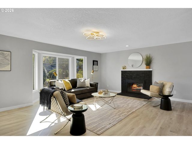 3525 Sw POMONA St, Portland, OR 97219