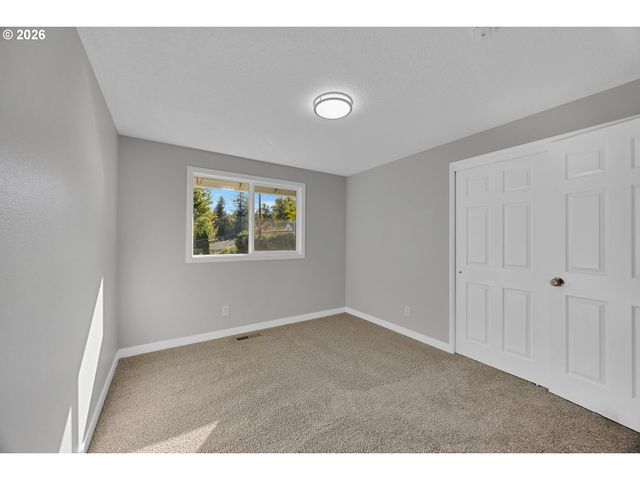 3525 Sw POMONA St, Portland, OR 97219