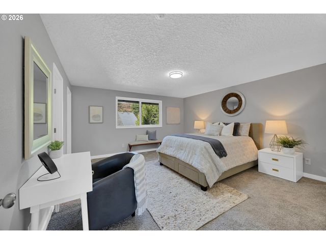 3525 Sw POMONA St, Portland, OR 97219