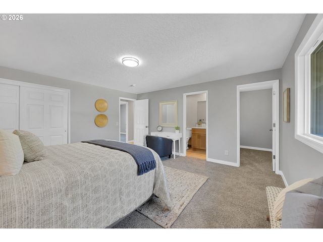 3525 Sw POMONA St, Portland, OR 97219
