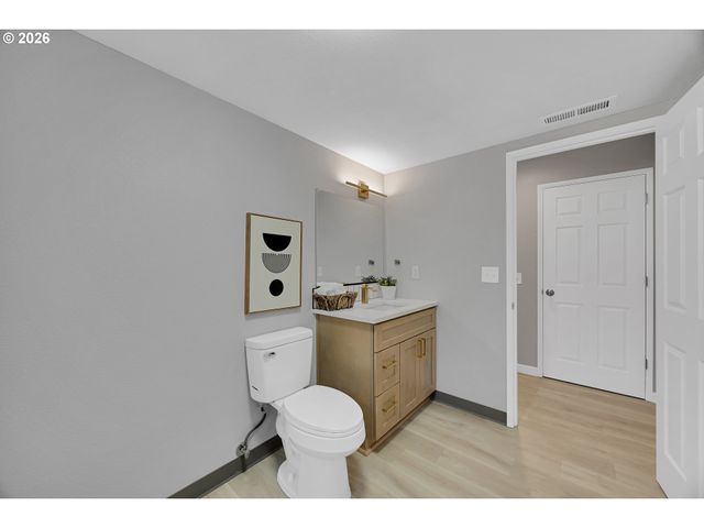 3525 Sw POMONA St, Portland, OR 97219