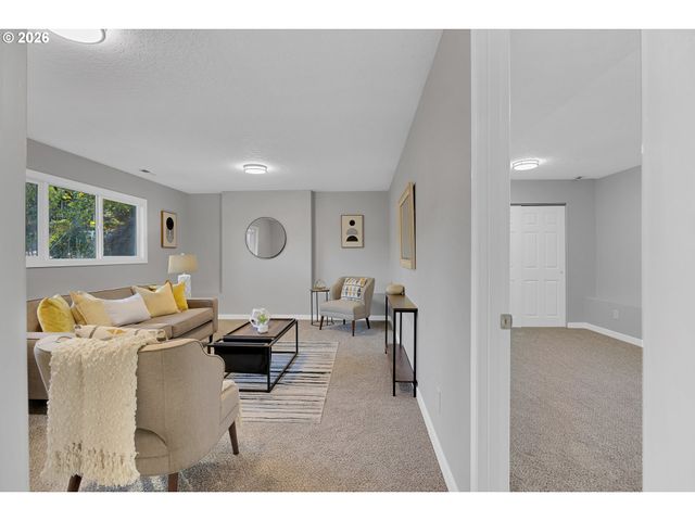 3525 Sw POMONA St, Portland, OR 97219