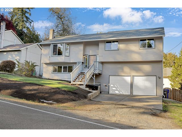 3525 Sw POMONA St, Portland, OR 97219