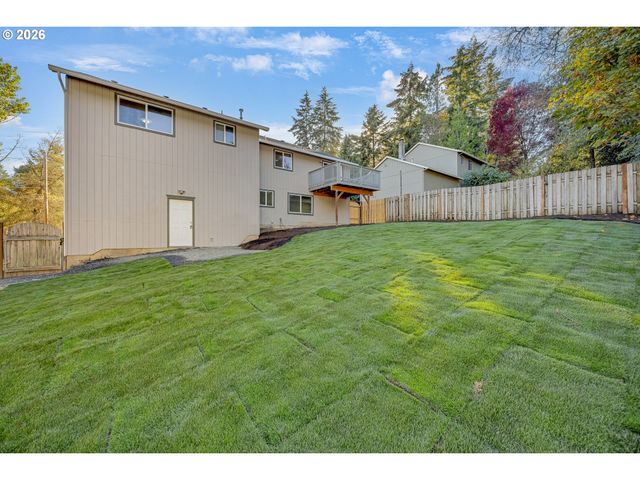 3525 Sw POMONA St, Portland, OR 97219
