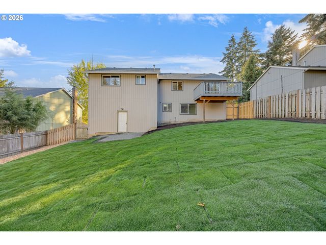 3525 Sw POMONA St, Portland, OR 97219