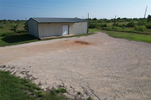 712 N Farm Road 487, Rockdale, TX 76567